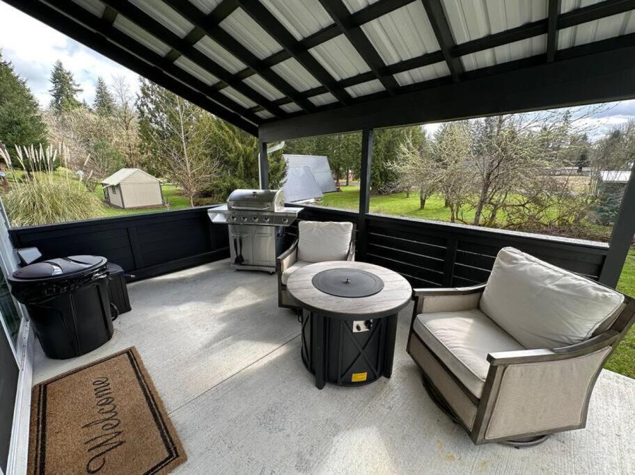 Romantic Cozy Cabin Walk To Lake Hot Tub Bikes Kayaks Grill Onalaska Exterior foto
